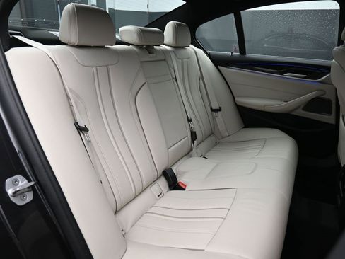 Used 2022 BMW 530i xDrive w/ Premium Package image 25