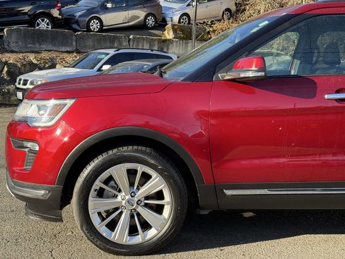 Used 2019 Ford Explorer Limited w/ Class III Trailer Tow Package image 3