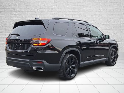 Used 2025 Honda Pilot Black Edition image 5