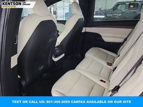 Used 2023 Tesla Model X image 10