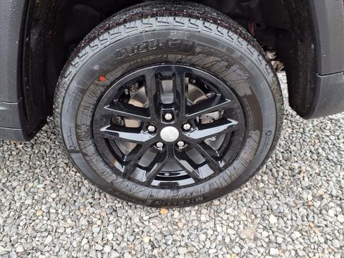 New 2025 Jeep Grand Cherokee Laredo X image 31