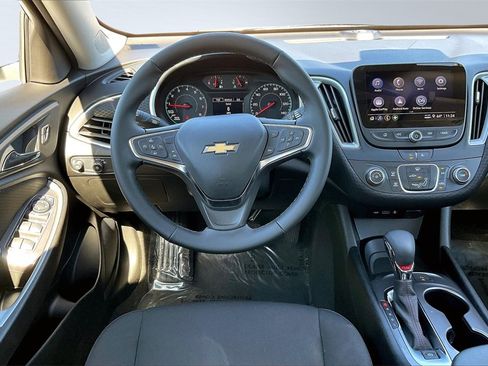 Used 2025 Chevrolet Malibu RS image 5