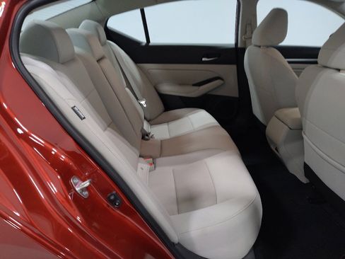 Used 2022 Nissan Altima 2.5 SV w/ SV Premium Package image 19