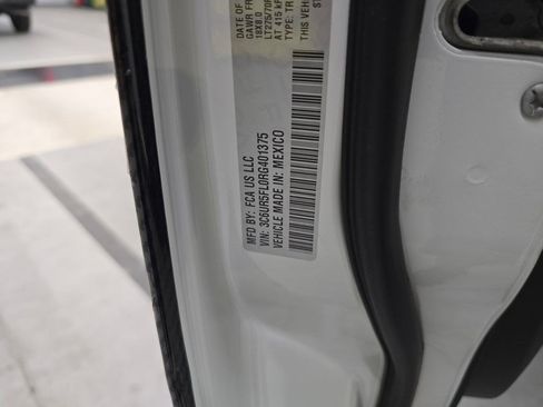 Used 2024 RAM 2500 Laramie AWD/4WD image 16