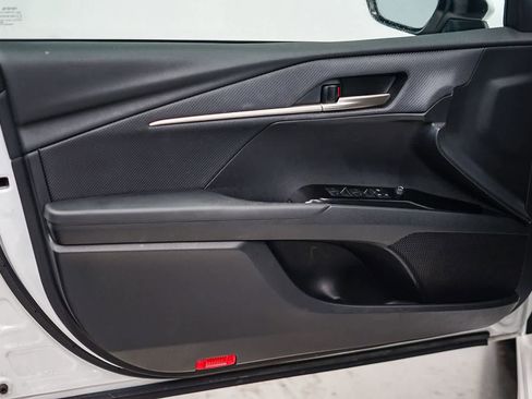 Used 2025 Toyota Camry SE image 21