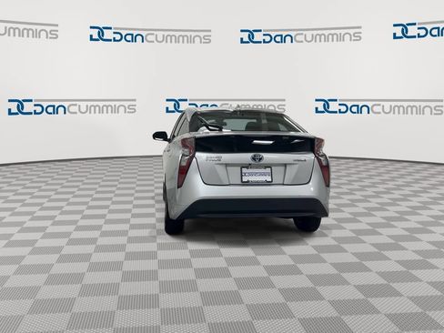 Used 2017 Toyota Prius Two FWD image 7