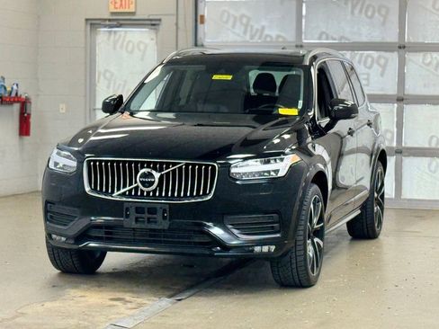 Used 2022 Volvo XC90 T6 Momentum w/ Advanced Package AWD/4WD image 3