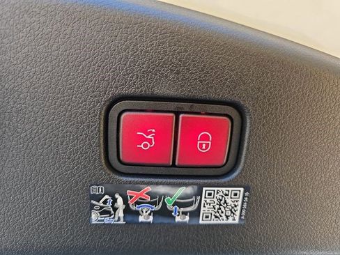 Used 2026 Mercedes-Benz CLE 300 4MATIC Coupe image 16