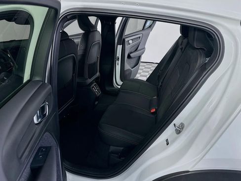 Used 2023 Volvo C40 P8 Recharge Ultimate image 33