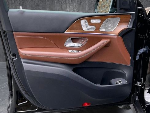 Used 2024 Mercedes-Benz GLS 450 4MATIC image 20