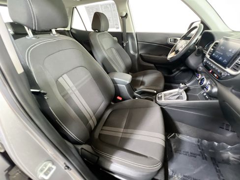 Used 2024 Hyundai Venue SEL FWD image 26