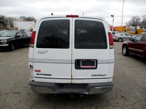 Used 2000 Chevrolet Express 1500 image 5