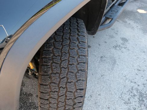 Used 2022 Chevrolet Colorado ZR2 AWD/4WD image 14