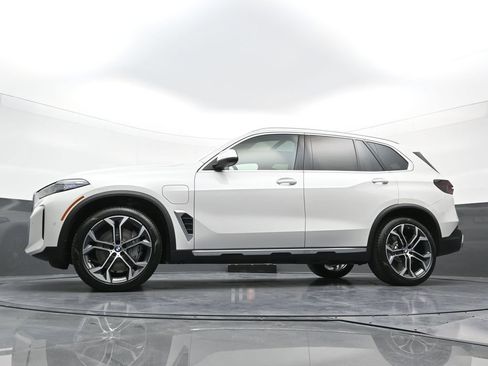 New 2026 BMW X5 xDrive50e AWD/4WD image 25