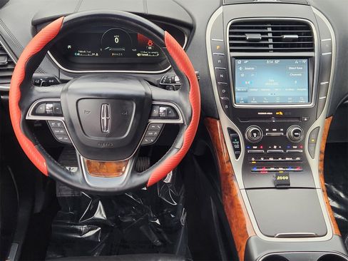 Used 2019 Lincoln Nautilus Reserve image 27