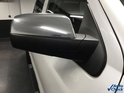 Used 2017 Chevrolet Silverado 1500 High Country image 22