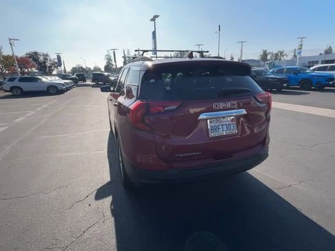 Used 2020 GMC Terrain SLE w/ Driver Convenience Package image 7