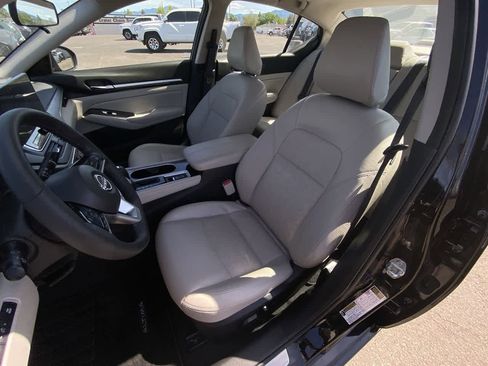 Used 2025 Nissan Altima 2.5 SL FWD image 11