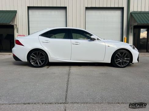 Used 2018 Lexus IS 300 image 6