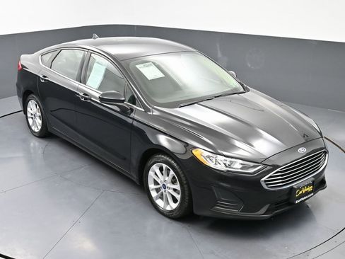 Used 2020 Ford Fusion SE image 42