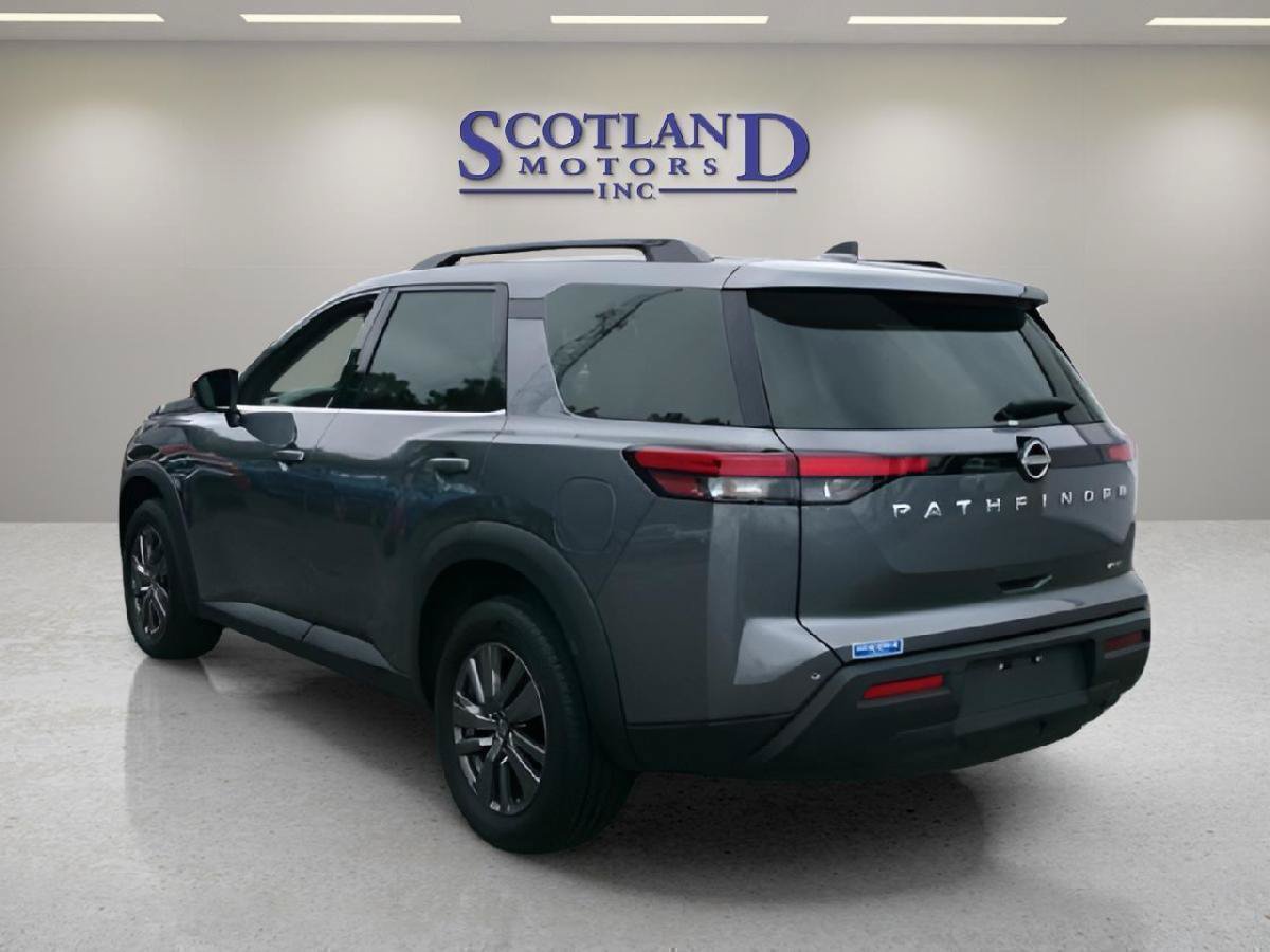 Used 2025 Nissan Pathfinder SV AWD/4WD image 8