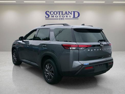 Used 2025 Nissan Pathfinder SV AWD/4WD image 8