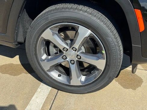 New 2026 Jeep Grand Cherokee L Limited AWD/4WD image 40