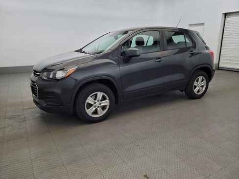 Used 2019 Chevrolet Trax LS w/ LPO, Cargo Package AWD/4WD image 2