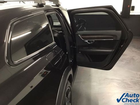 Used 2020 Volvo V90 T6 Cross Country image 34