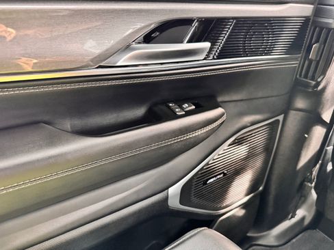 Used 2022 Jeep Wagoneer Series III image 31