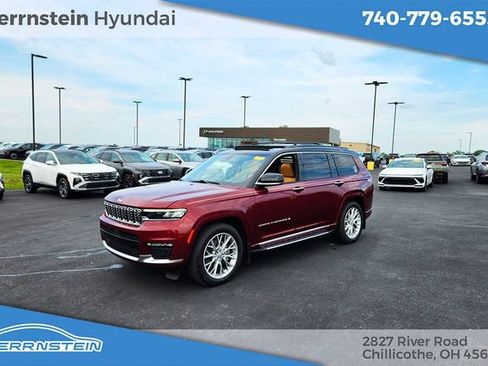 Used 2024 Jeep Grand Cherokee L Summit w/ Advanced Protech Group IV AWD/4WD image 3
