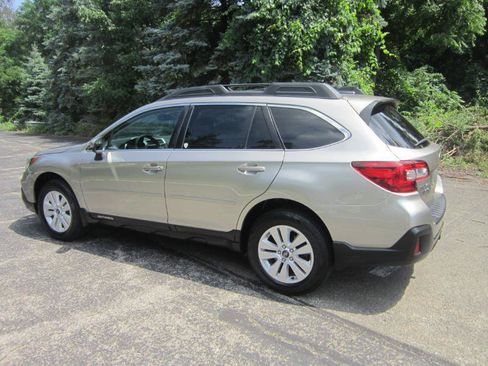 Used 2018 Subaru Outback 2.5i Premium AWD/4WD image 18