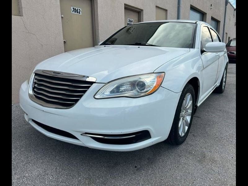 Used 2011 Chrysler 200 Touring FWD image 9