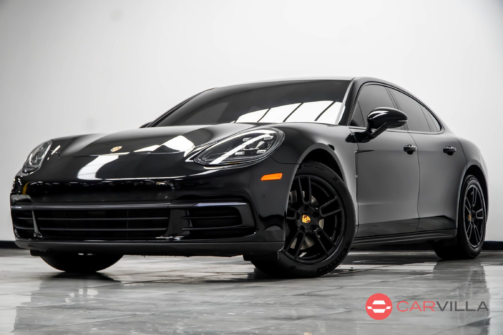 Used 2017 Porsche Panamera 4 AWD/4WD image 1