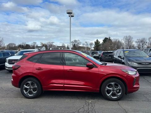 Used 2023 Ford Escape ST-Line Select AWD/4WD image 4