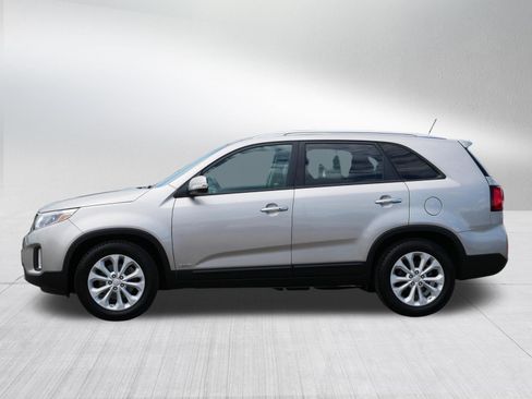 Used 2015 Kia Sorento EX w/ EX V6 Touring Package AWD/4WD image 4