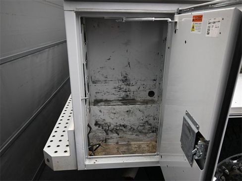 Used 2024 RAM 3500 Tradesman w/ Chrome Appearance Group image 24