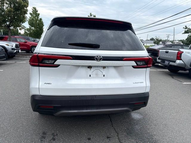 Certified 2024 Toyota Grand Highlander AWD image 9