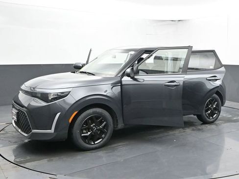 Used 2025 Kia Soul LX w/ LX Technology Package FWD image 33