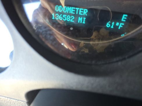 Used 2011 GMC Yukon Denali image 26