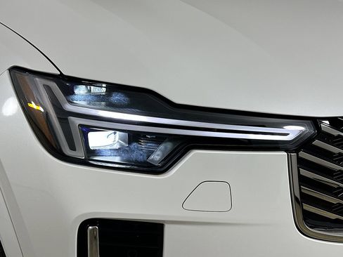Used 2026 Volvo XC90 T8 Plus w/ Protection Package Premier AWD/4WD image 9