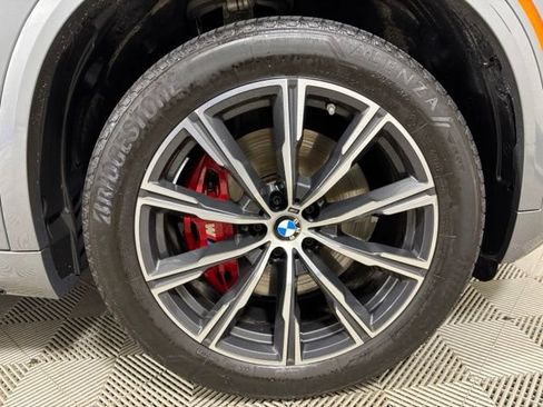 Used 2024 BMW X5 xDrive40i w/ M Sport Package AWD/4WD image 23