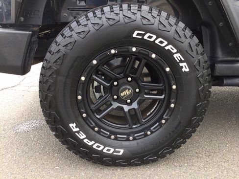 Used 2016 Jeep Wrangler Sport AWD/4WD image 35