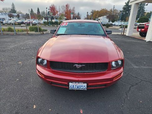 Used 2005 Ford Mustang Deluxe image 8