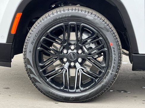 New 2026 Jeep Grand Wagoneer L Limited image 27