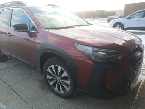 Used 2025 Subaru Outback Limited image 1