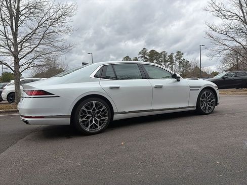 Used 2025 Genesis G90 3.5T image 4