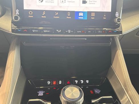 New 2026 Jeep Grand Wagoneer Limited AWD/4WD image 33