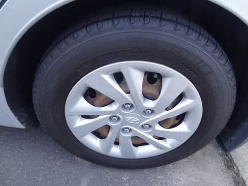 Used 2018 Hyundai Elantra SE w/ SE Connectivity Package 04 image 13