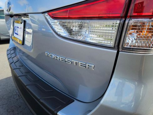 Used 2023 Subaru Forester Limited AWD/4WD image 18